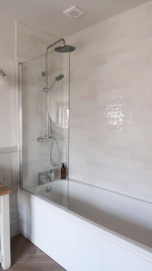 Luxury Living Outside The City Walls - Sleeps Six! Chester Esterno foto