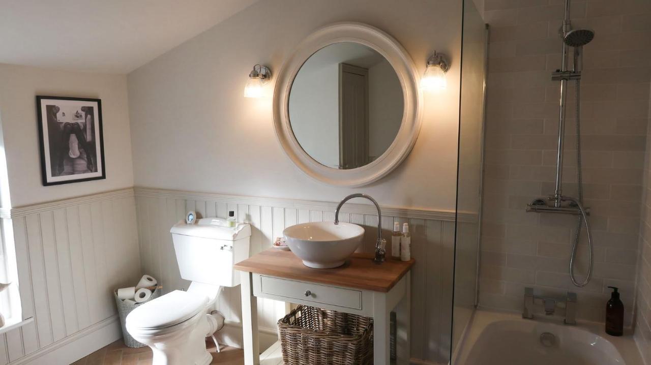 Luxury Living Outside The City Walls - Sleeps Six! Chester Esterno foto