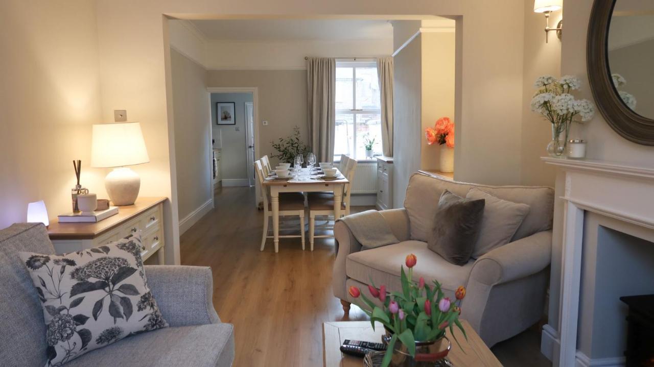 Luxury Living Outside The City Walls - Sleeps Six! Chester Esterno foto
