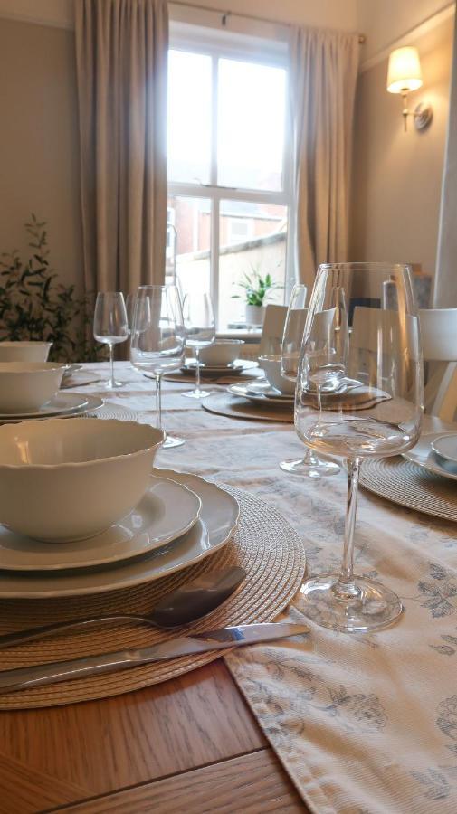 Luxury Living Outside The City Walls - Sleeps Six! Chester Esterno foto