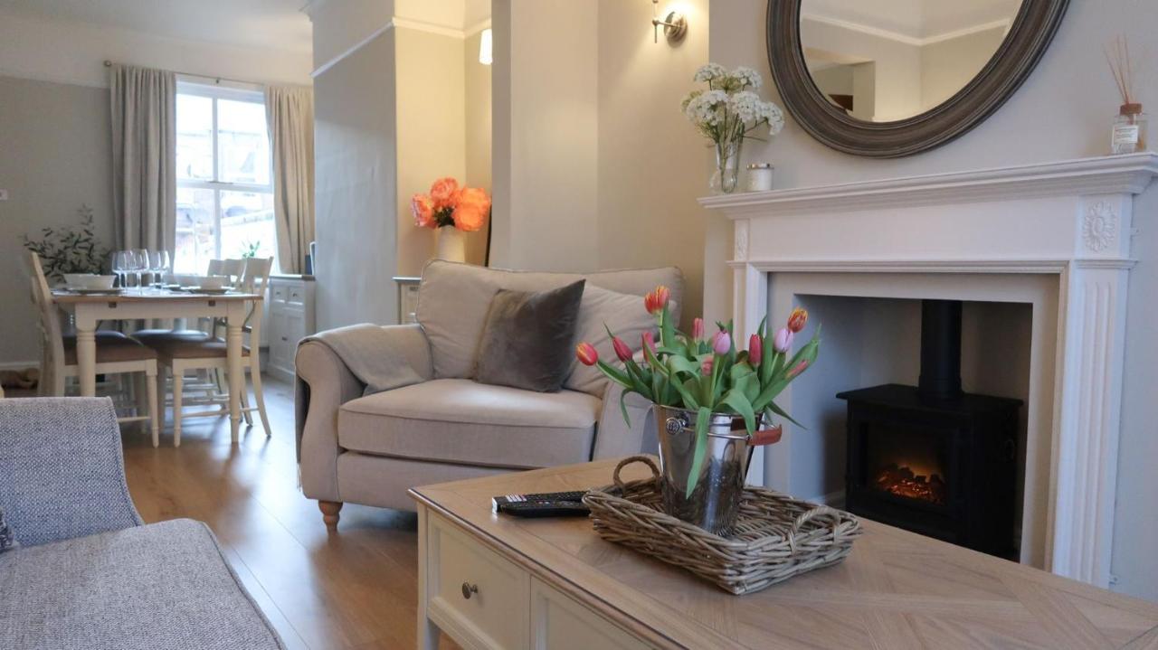 Luxury Living Outside The City Walls - Sleeps Six! Chester Esterno foto
