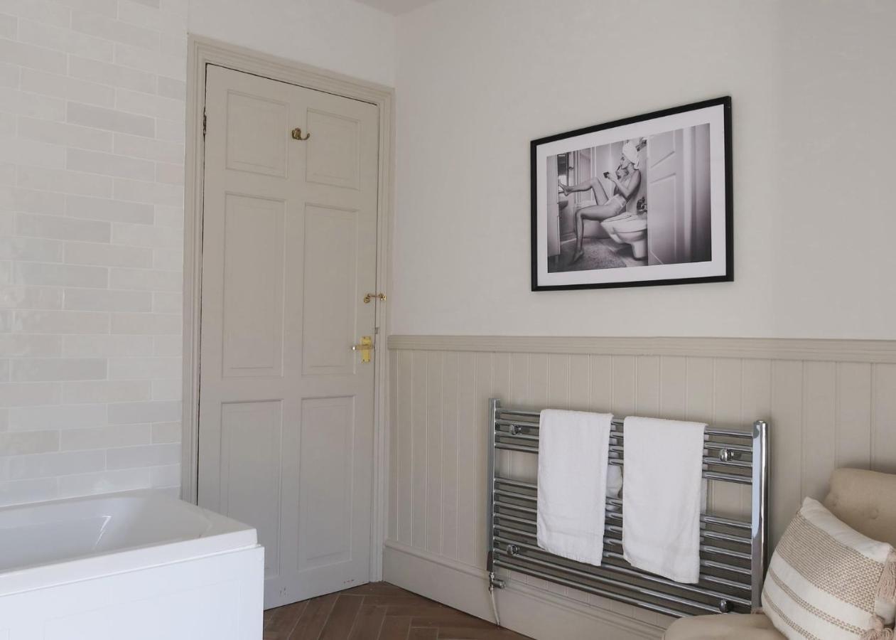 Luxury Living Outside The City Walls - Sleeps Six! Chester Esterno foto