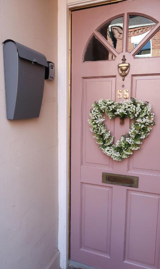 Luxury Living Outside The City Walls - Sleeps Six! Chester Esterno foto