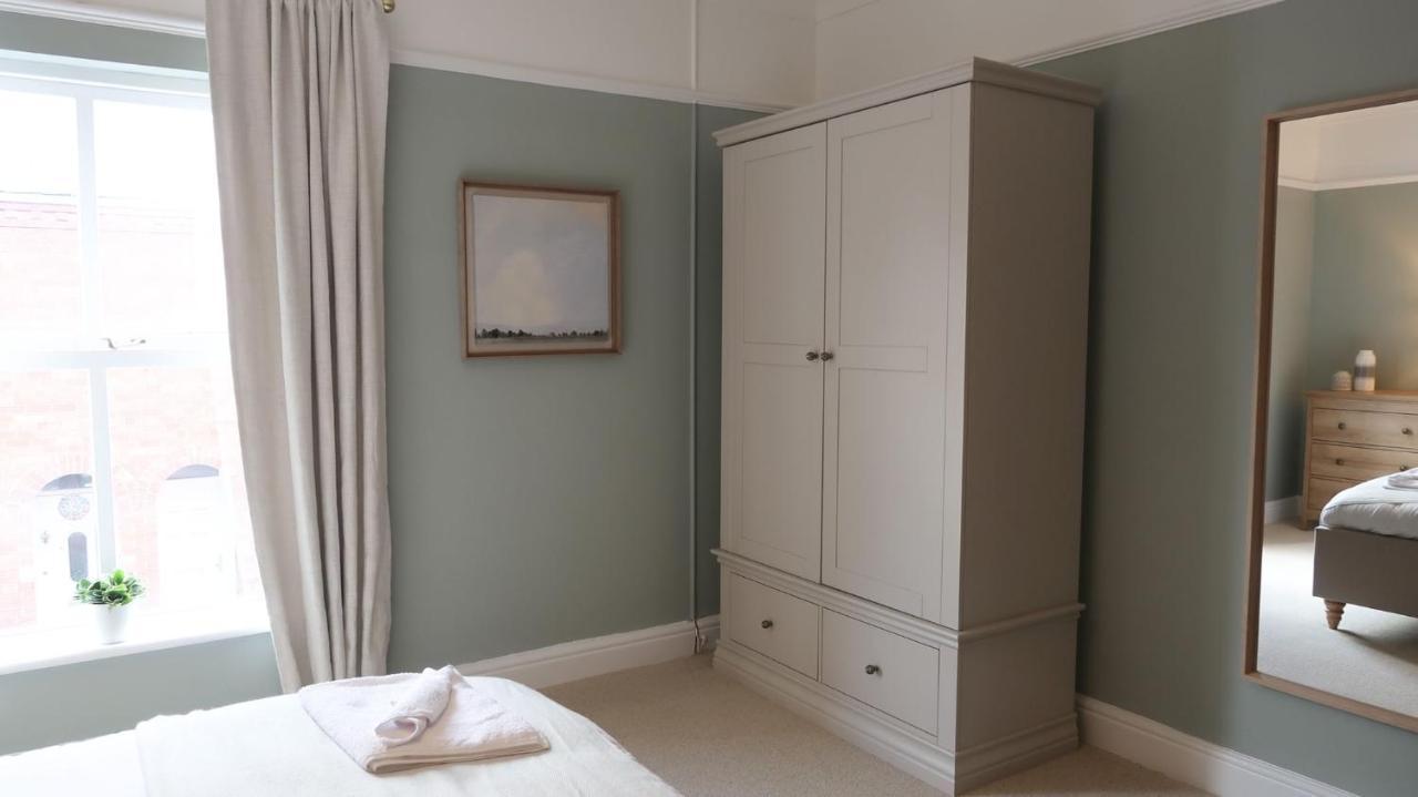 Luxury Living Outside The City Walls - Sleeps Six! Chester Esterno foto