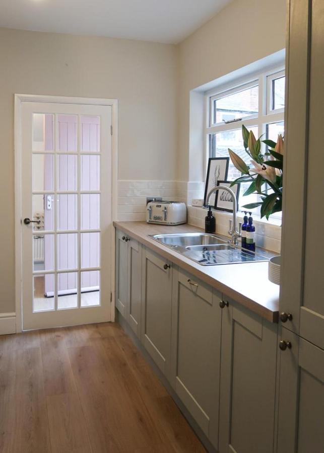 Luxury Living Outside The City Walls - Sleeps Six! Chester Esterno foto
